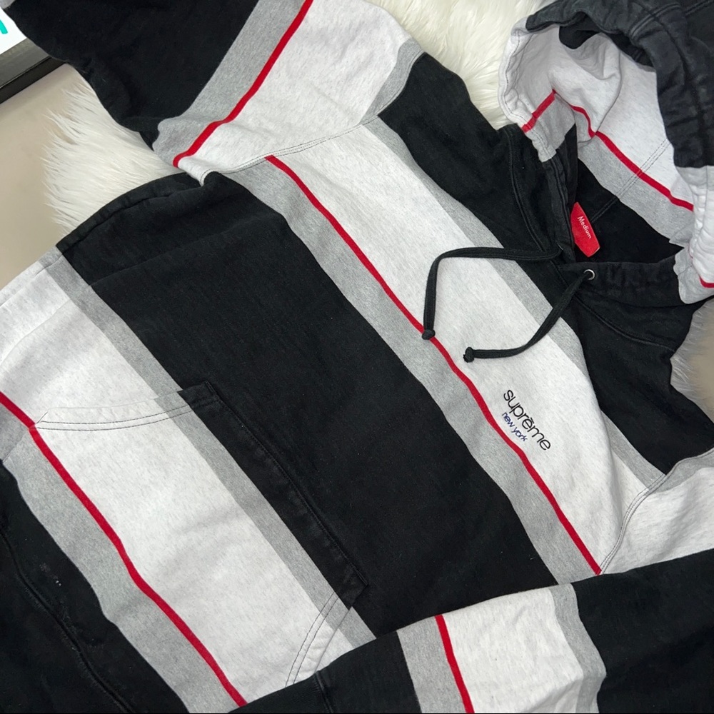 AUTHENTIC SUPREME HOODIE